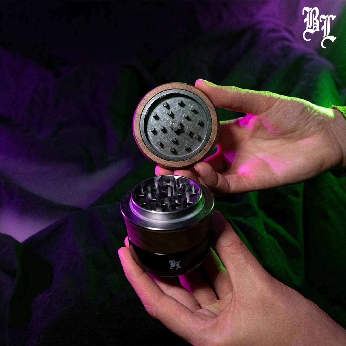Black Leaf Holz-Grinder 4-tlg. mit Violettglas
